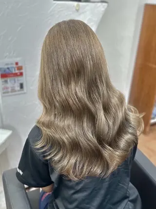 ロング カラー 三浦 悠のヘアスタイル