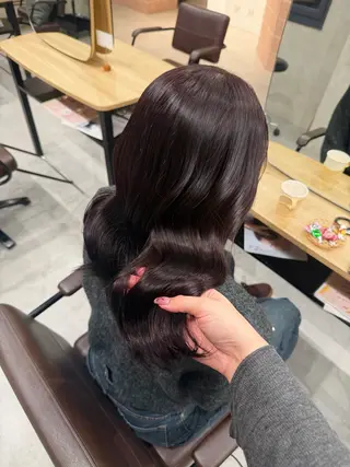 カラー Sakura / Fier umedaのヘアスタイル