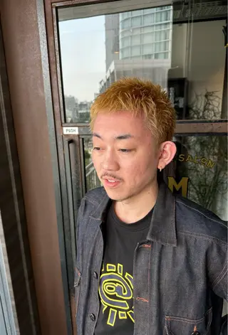 ショート カラー メンズ 俵 知広のヘアスタイル