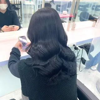 ロング カラー パーマ ヘアアレンジ 透明感ブリーチカラー 🌈TOMOHIROのヘアスタイル