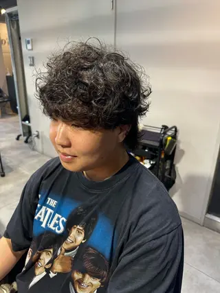 ミディアム パーマ メンズ 似合う髪型見つけます AYAKAのヘアスタイル