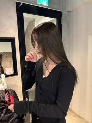 ロング 透明感・美髪 monsoワニベユナのヘアスタイル