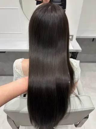 ロング ミルクティーカラー/ レイヤーカットAyaのヘアスタイル