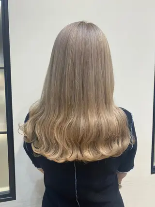 ロング カラー 艶•透明感カラー フィーシーのヘアスタイル