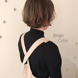 ショート カラー 市川 千夏のヘアスタイル