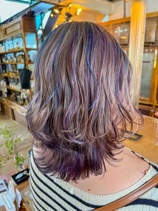 セミロング カラー 佐藤 美聡のヘアスタイル