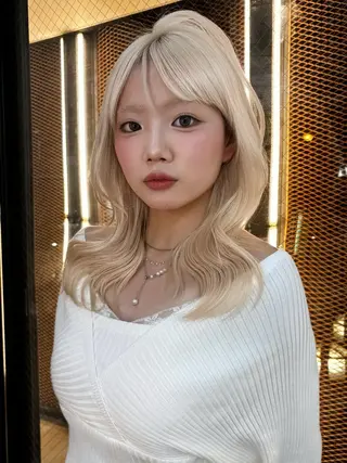 セミロング カラー パーマ ヘアアレンジ 🤍韓国風レイヤー/ 艶髪🤍鳥越美羽のヘアスタイル