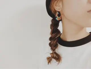 セミロング パーマ ヘアアレンジ くるくるパーマ aikoのヘアスタイル