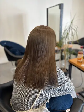 セミロング カラー 山路 結花のヘアスタイル
