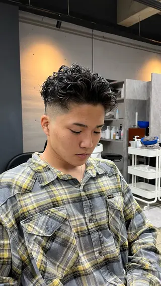 パーマ メンズ 岡本 悠聖のヘアスタイル