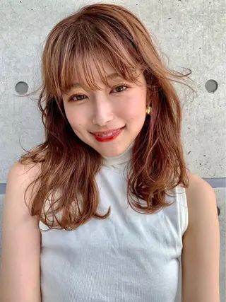 セミロング ヘアアレンジ 名古屋ムラ修正 ハイトーンのヘアスタイル
