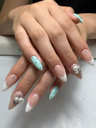 ネイル PEEKABOO京橋 HINA1級保持✨のネイルデザイン