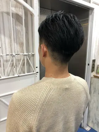 メンズ white.梅田 デザインカラー🦄のヘアスタイル
