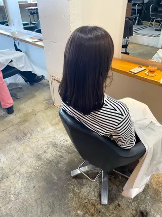 ミディアム カラー MIOベージュカラー 柔らかいカラーのヘアスタイル