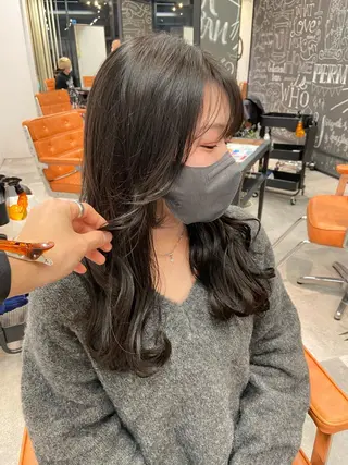 ミディアム カラー ウルフカット レイヤーカット上柿のヘアスタイル