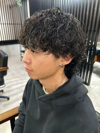 ミディアム パーマ メンズ 勝毛 広貴のヘアスタイル