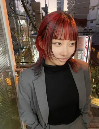ショート インナーカラー/ボブ イヤリングカラーのヘアスタイル