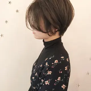 ショート カラー 市川 千夏のヘアスタイル
