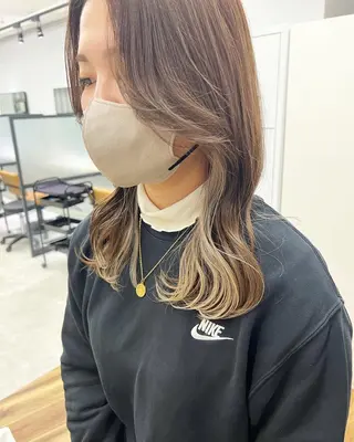 セミロング 檜谷 晴　顔周りカットのヘアスタイル
