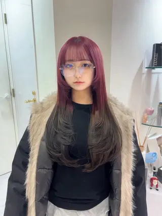 ロング MONA HIYORIのヘアスタイル