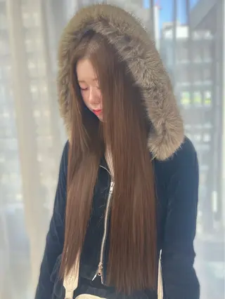 ロング カラー 𝑴𝑶𝑲𝑨渋谷 トレンド韓国ヘア🩷のヘアスタイル