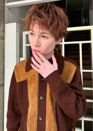 カラー 岡田 舞綺のヘアスタイル