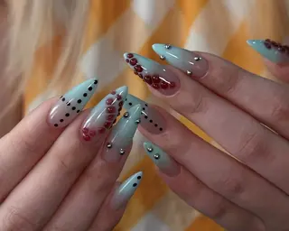 ネイル Pure&Rich Nailのネイルデザイン