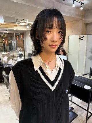 ミディアム レイヤーカット\ウル フ　chinatsuのヘアスタイル