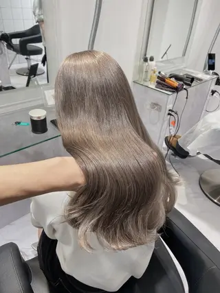 セミロング カラー センターパート特化 井上健太のヘアスタイル