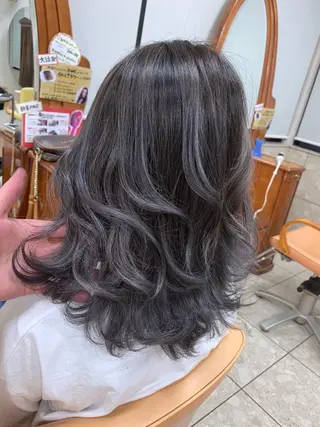 ミディアム 穐田 司樹のヘアスタイル