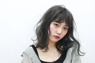 セミロング 小川 美咲のヘアスタイル