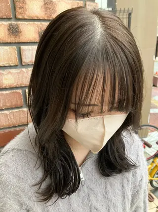 カラー 艶ストレート 口石 ひかるのヘアスタイル