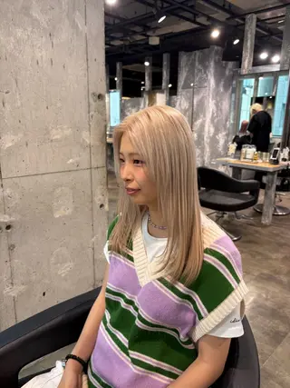 セミロング カラー ハイトーン 横浜💞ミオのヘアスタイル