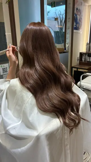 ロング カラー ⭐️いおり⭐️ ✨透明感カラー✨のヘアスタイル