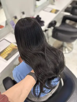 ロング カラー 流行りの透明感カラー ×縮毛矯正🤍ユウのヘアスタイル