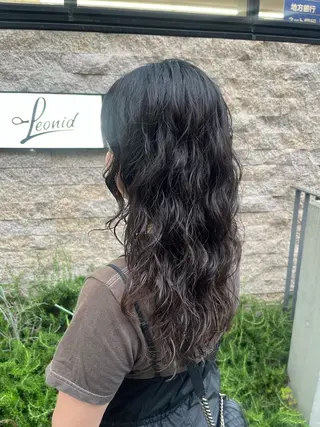 ロング パーマ ✨透明感カラー✨ 🦖佐々木未来🦕のヘアスタイル