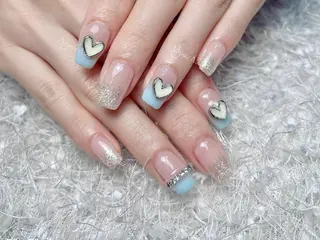 ネイル 🦋 Queenieのネイルデザイン