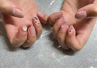 ネイル VIERU 🌈🎀💖のネイルデザイン