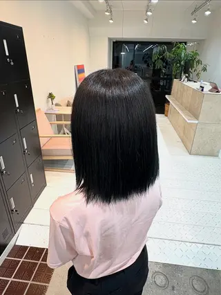 ミディアム カラー ナチュラルカラー/ ハイトーン AMIのヘアスタイル