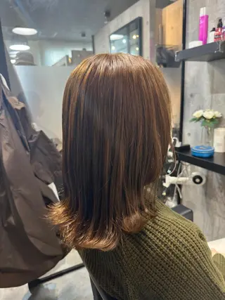 ミディアム TAKAMI 髪と爪を同時に施術のネイルデザイン