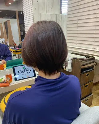 ショート カラー パーマ ヘアアレンジ メンズ キッズ ネイル マツエク・マツパ Saffyハリウッド トリートメント◎のヘアスタイル