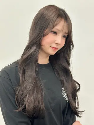 ロング カラー 大井 あんずのヘアスタイル