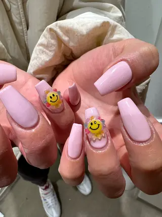 ネイル SHIORI 📍渋谷 / 円山町のネイルデザイン