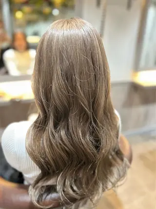 セミロング カラー ヘアアレンジ 梅木李奈🕊️ レイヤー透明感カラーのヘアスタイル