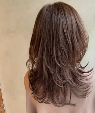 ロング 前田 菜奈子のヘアスタイル