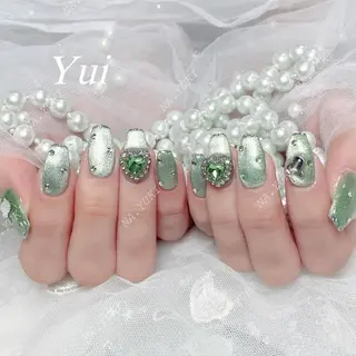ネイル 🦋 Queenieのネイルデザイン