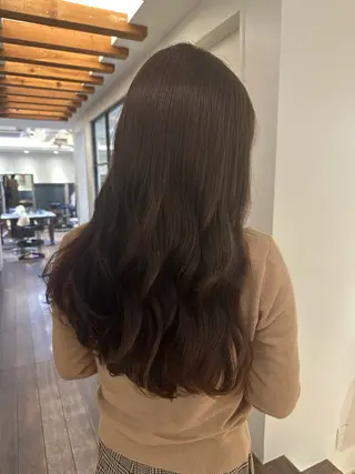 ロング カラー 安丸 結夏のヘアスタイル