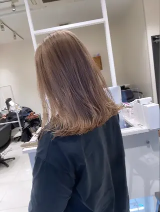 ミディアム カラー 韓国レイヤー×艶髪 ハイトーンRyukiのヘアスタイル