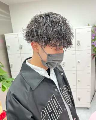 ショート カラー パーマ メンズ メンズパーマ特化 TAIGAのヘアスタイル