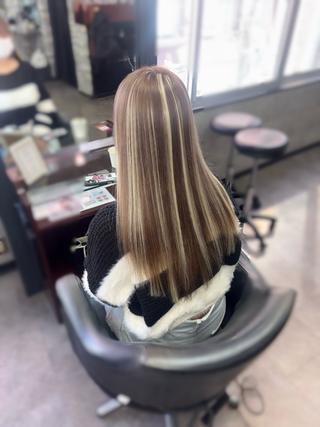 セミロング ハイトーンカラー 💚りょうか💚のヘアスタイル